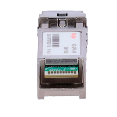 Conector de rede RJ45 metálico com etiqueta e texto visível