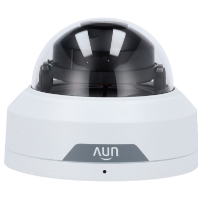 Câmara de vigilância tipo domo com base branca e cobertura transparente