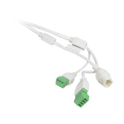 Cabos elétricos brancos com conectores verdes e branco