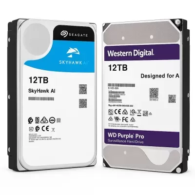 Dois discos rígidos Seagate SkyHawk AI e Western Digital WD Purple Pro 12TB