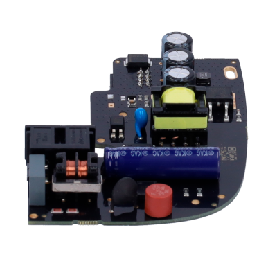 Placa eletrónica semicircular com vários componentes eletrónicos visíveis