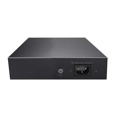 Dispositivo eletrónico preto vista traseira com entrada de alimentação e conectores