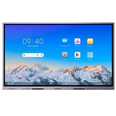 Monitor interativo Hikvision com ecrã largo a mostrar ambiente de neve e várias aplicações