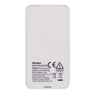 Comando remoto branco com etiqueta de modelo e instruções