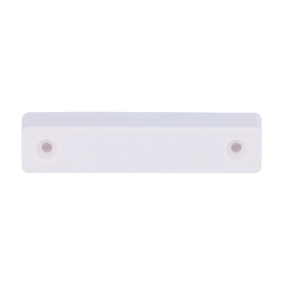Barra branca de plástico retangular com dois furos circulares nas extremidades