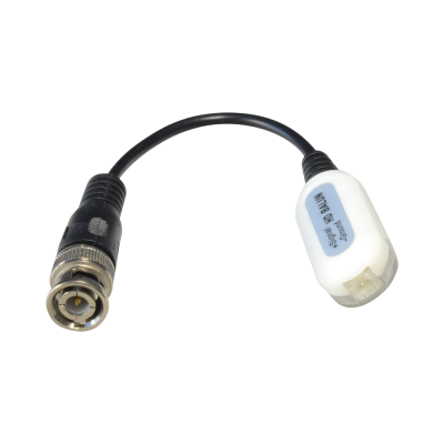 Cabo adaptador com conector BNC e etiqueta Signal HD BALUN.