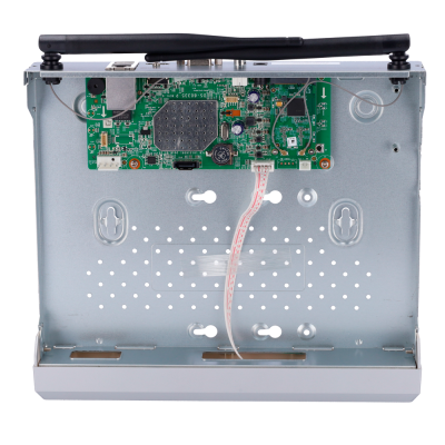 Dispositivo eletrônico com placa de circuito e antenas pretas