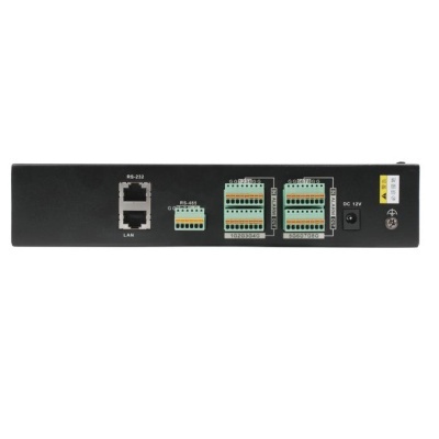 Dispositivo eletrônico preto com várias portas e etiquetas