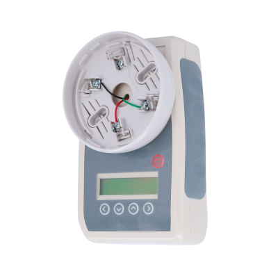 Temporizador digital com visor LCD e botões brancos