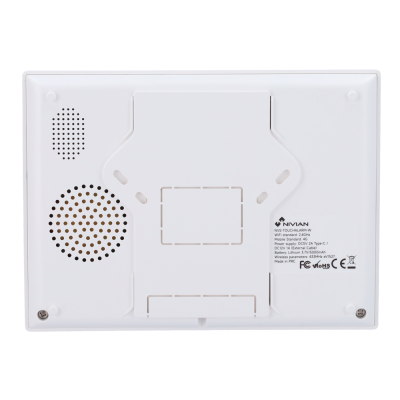Painel traseiro branco de dispositivo eletrônico com grelhas, área recortada e etiqueta de especificações