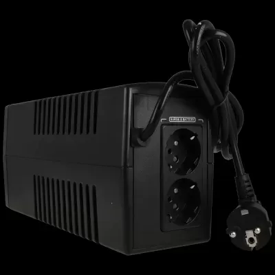 Fonte de alimentação ininterrupta preta com duas tomadas e cabo