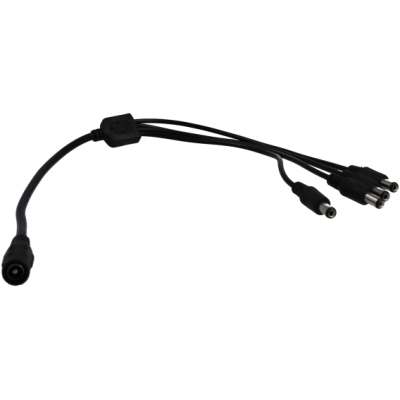 Cabo preto divisor de energia com um conetor fêmea e três conetores macho