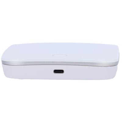 Carregador sem fios branco retangular com porta USB-C