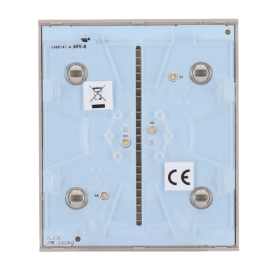 Painel branco com botões metálicos e marcações técnicas