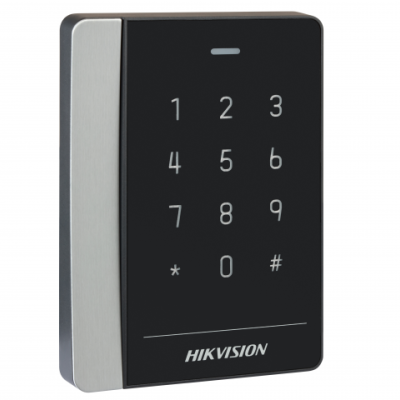 Leitor biométrico de acesso HIKVISION preto com teclado numérico iluminado