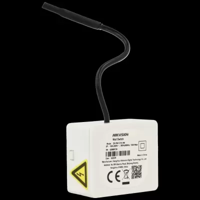 Interruptor de parede Hikvision com cabo preto e etiqueta técnica