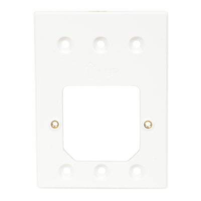 Placa de interruptor ou tomada elétrica branca com orifícios de fixação