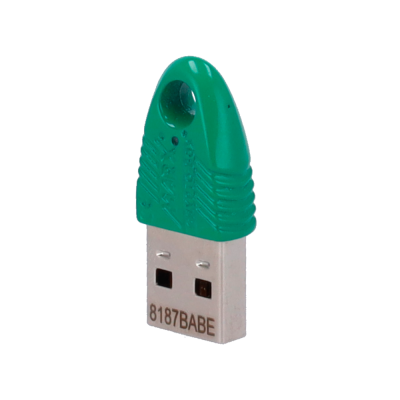 Pen USB com conector metálico e tampa verde com orifício