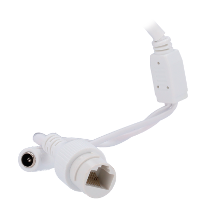 Cabo branco com conector RJ45 e conector de energia DC junto a componente plástico preto.
