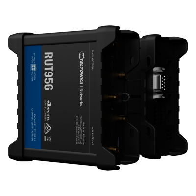 Roteador industrial preto azul modelo RUT956 Teltonika Networks