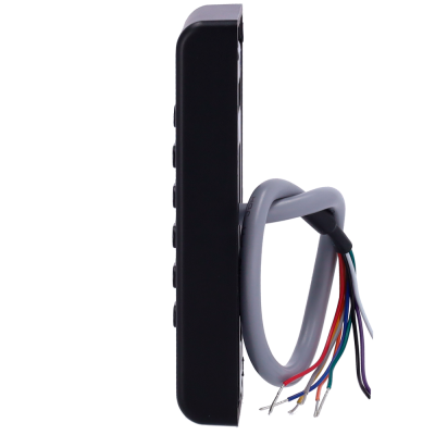 Dispositivo preto com botões e fios coloridos enrolados