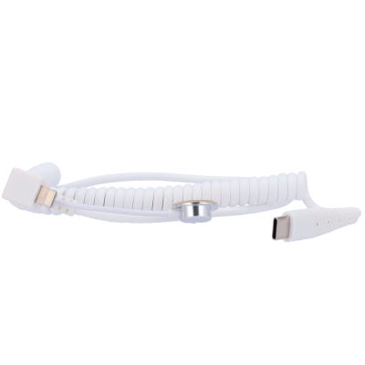 Cabo em espiral branco com conectores USB tipo C e Lightning e botão prateado no meio