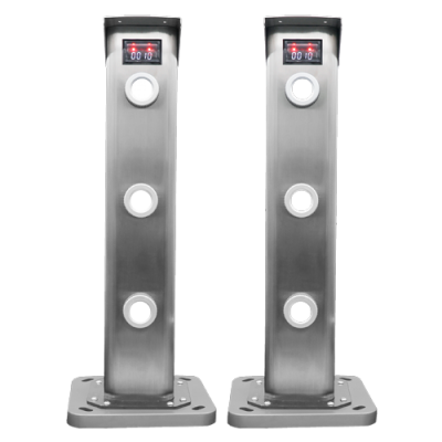 Dois equipamentos metálicos verticais com orifícios circulares e ecrãs digitais