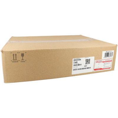 Caixa de cartão castanha com etiquetas e símbolos de frágil