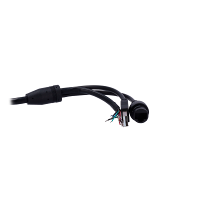 Cabo preto com conector USB e fios expostos