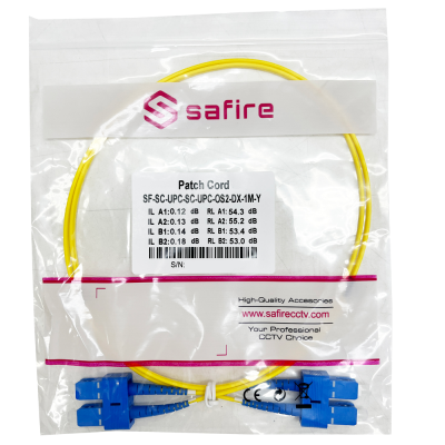 Cabo patch amarelo com conectores azuis embalada em saco plástico transparente com etiqueta SAFIRE