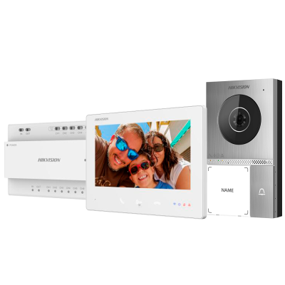 Sistema de videovigilância Hikvision com monitor e câmara