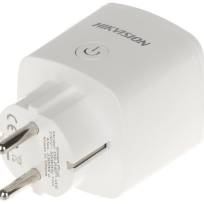 Adaptador elétrico branco com três pinos e botão liga/desliga.