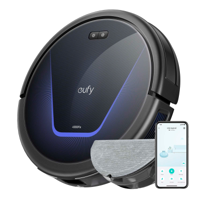 Robô aspirador preto eufy com detalhes azuis, pano de limpeza cinza e smartphone com app