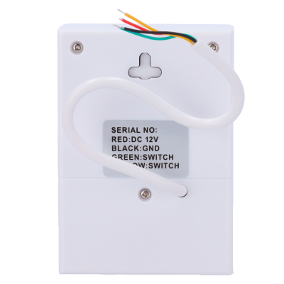 Dispositivo electrónico branco com cabos coloridos e etiqueta com instruções