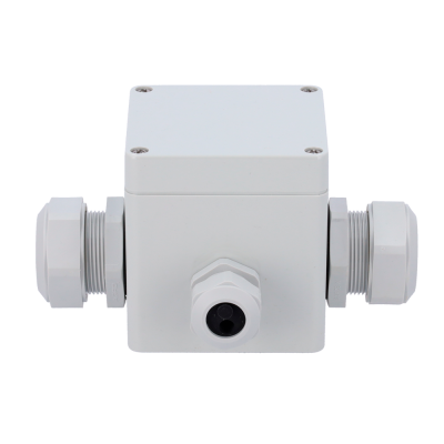Caixa de junção elétrica branca em plástico com adaptadores roscados