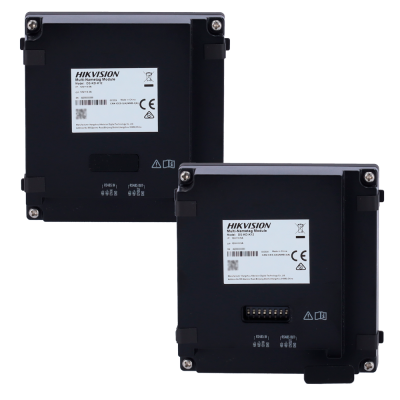 Dois módulos eletrónicos HIKVISION em caixa preta com etiquetas brancas