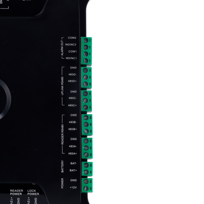 Placa eletrónica preta com conectores verdes e etiquetas indicadoras em texto branco
