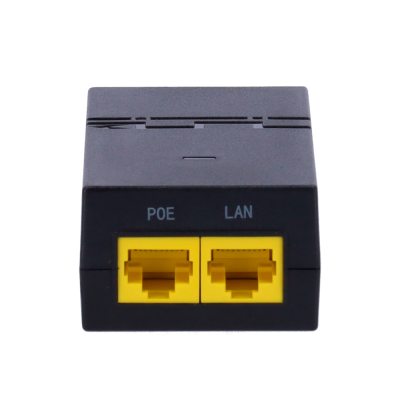 Adaptador de rede preto com portas amarelas etiquetadas POE e LAN