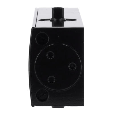 Dispositivo retangular preto com botão quadrado preto na parte superior