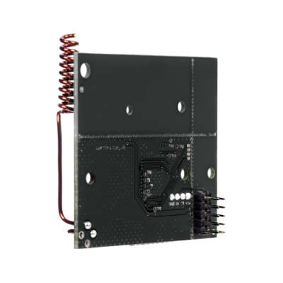 Placa eletrónica preta com mola espiral de cobre e pinos dourados