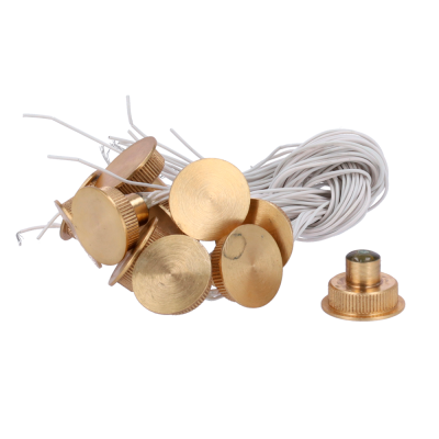 Sensores de temperatura dourados com fios brancos e corpo metálico