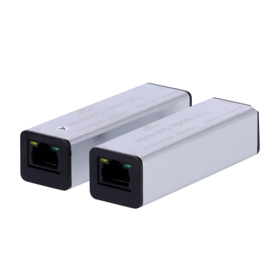 Dois conversores de rede RJ45 metálicos prateados com LEDs indicadores