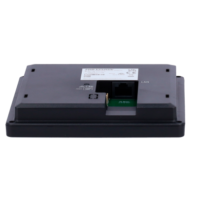 Dispositivo eletrónico preto retangular com porta LAN e etiquetas no topo