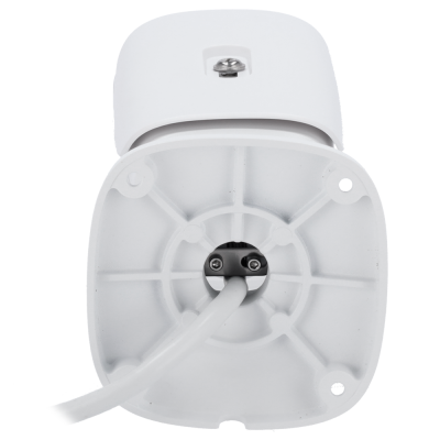 Parte traseira de dispositivo eletrônico branco com cabo branco e parafuso metálico.