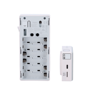 Painel branco com compartimentos para pilhas do dispositivo Aqara