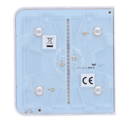 Parte traseira de caixa branca para disjuntores com tampa azul e rótulos