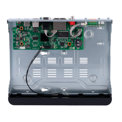 Dispositivo eletrônico com caixa metálica e placa de circuito visível