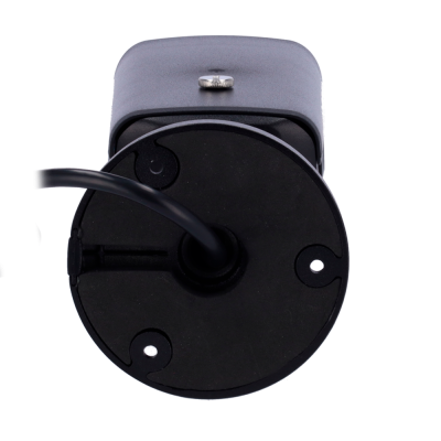 Base redonda preta com cabo ligado em fundo branco