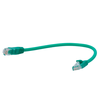 Cabo de rede Ethernet verde com conectores em fundo branco