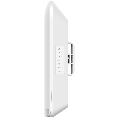Equipamento de rede branco com LEDs e grelha lateral.